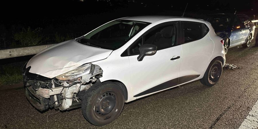 An den beteiligten Autos entstand erheblicher Sachschaden.