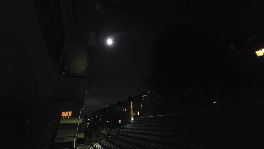 Der Vollmond aus dem Berner Breitenrain-Quartier.