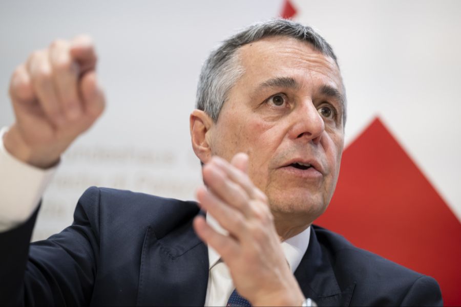 Das EDA hält das dazu erstellte Gutachten seit Juni unter Verschluss. (Im Bild: Aussenminister Ignazio Cassis bei einer Pressekonferenz)