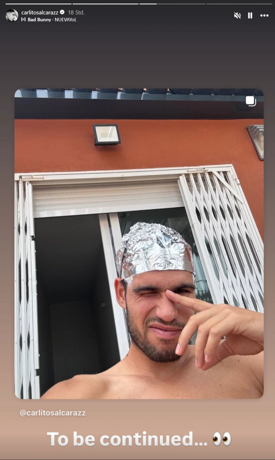 Auf Instagram schreibt Carlos Alcaraz zu einem Bild mit bedecktem Kopf: Fortsetzung folgt.