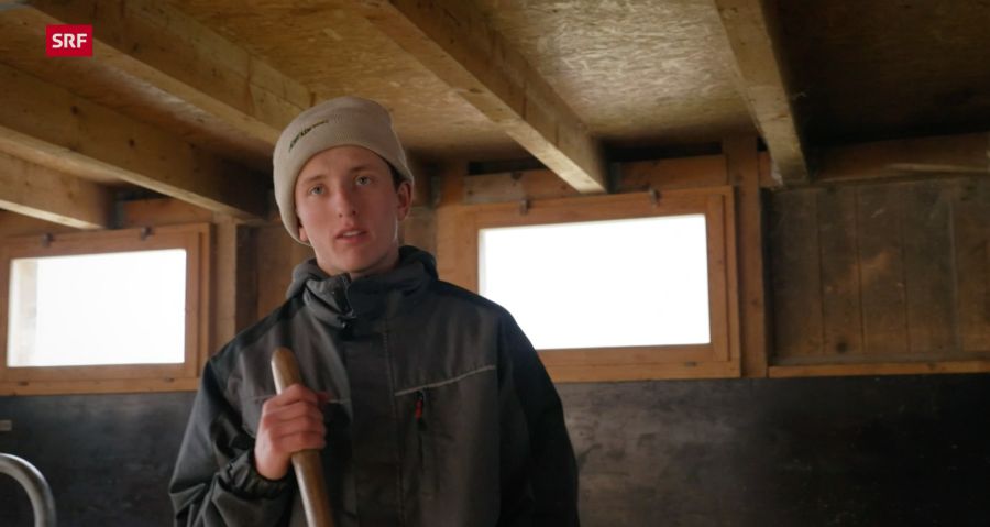 Aber da Mario für die Ausbildung nicht zu Hause leben kann, werden 800 Franken für Kost und Logis abgezogen.