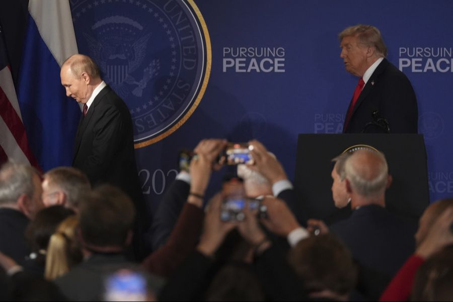 Die anschliessende Pressekonferenz war nach zwölf Minuten bereits wieder vorbei.