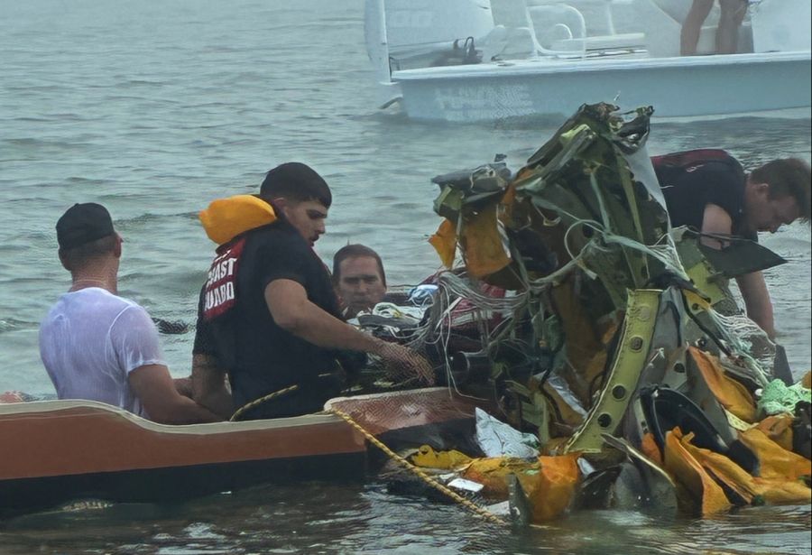 Die Maschine war mit Brandverletzten auf dem Weg in die USA.
