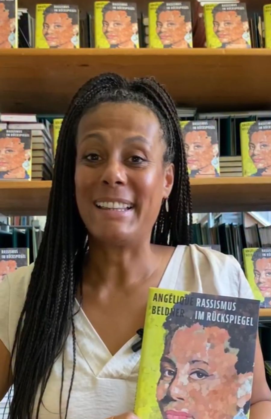 Angélique Beldner arbeitete über zwei Jahre an ihrem Buch «Rassismus im Rückspiegel». Ab heute ist es auf dem Markt.