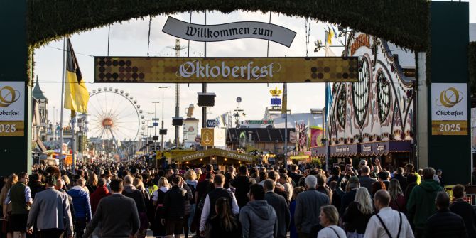 Oktoberfest closed due to bomb threat, police investigate explosives in northern Munich