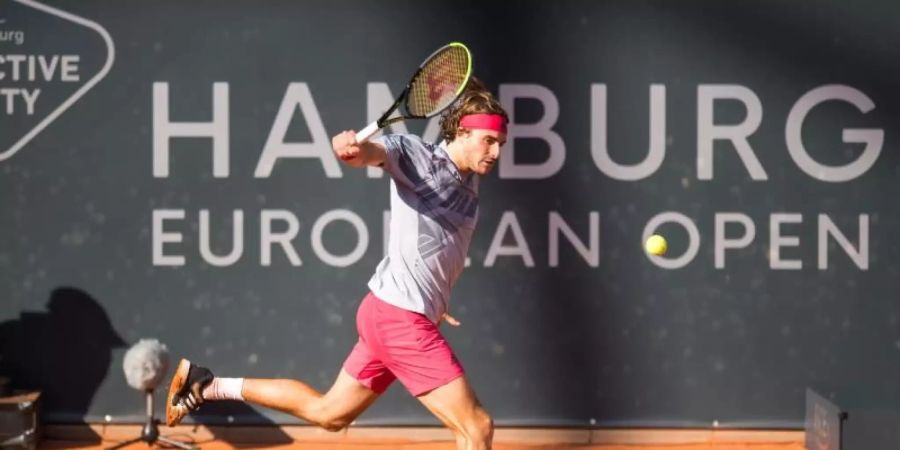 Stefanos Tsitsipas steht bei den Hamburg European Open im Halbfinale. Foto: Daniel Bockwoldt/dpa