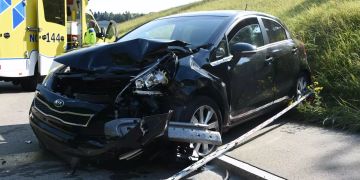 Bernhardzell SG: Frontalkollision von zwei Autos – drei Verletzte