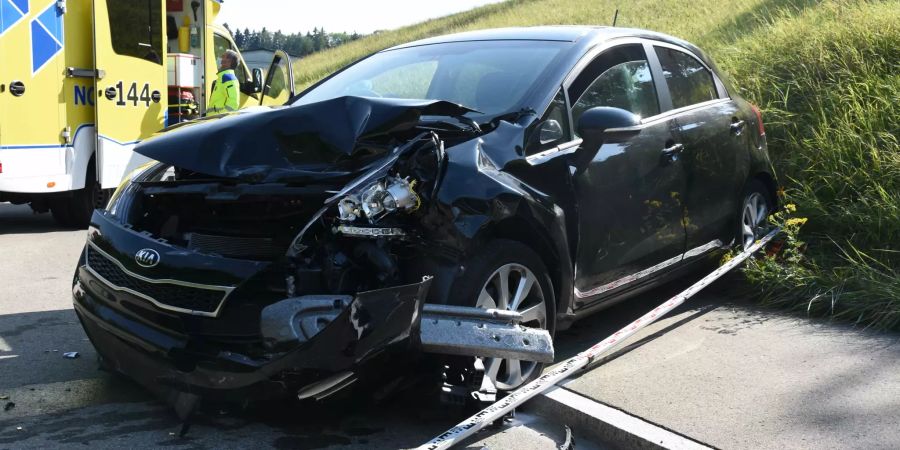 Bernhardzell SG: Frontalkollision von zwei Autos – drei Verletzte