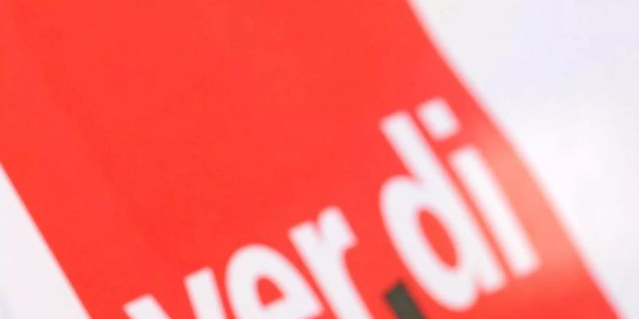 Verdi will mit den Warnstreiks ihren Lohnforderungen im laufenden Tarifstreit mit Bund und Kommunen über die Einkommen von mehr als zwei Millionen Beschäftigten Nachdruck verleihen. Foto: Patrick Seeger/dpa