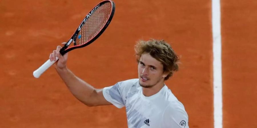 Alexander Zverev will in Paris ins Achtelfinale. Foto: Christophe Ena/AP/dpa