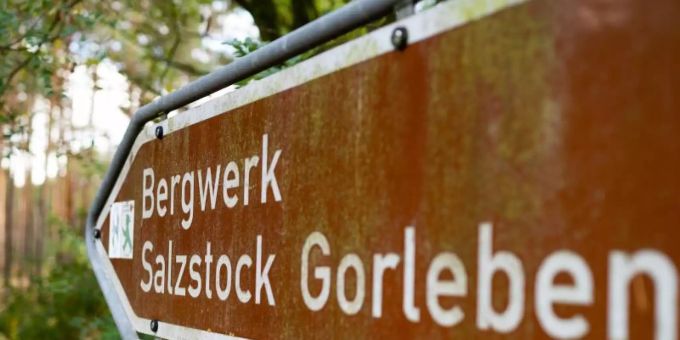 Berlin - Suche nach Atomendlager: Gorleben raus - aber Ärger bleibt