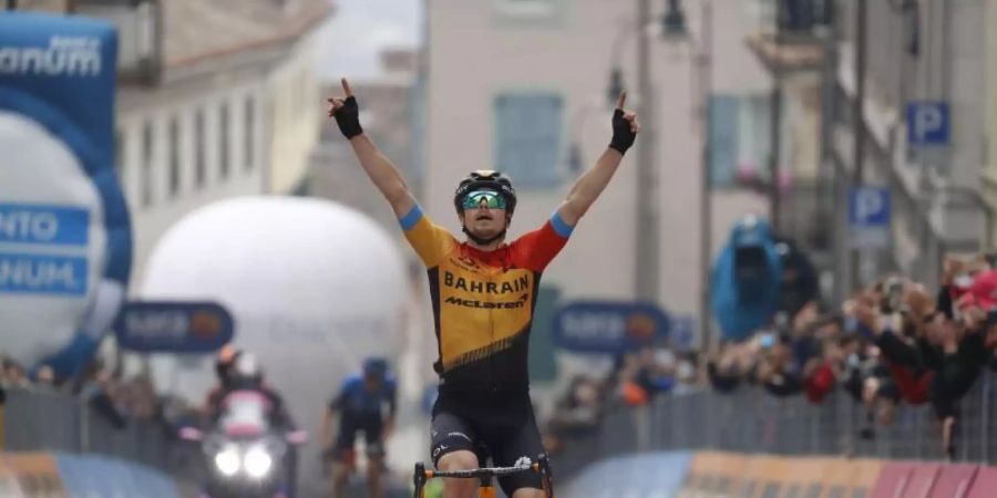 Jan Tratnik hat sich überraschend den Sieg auf der 16. Giro-Etappe geholt. Foto: Yuzuru Sunada/BELGA/dpa