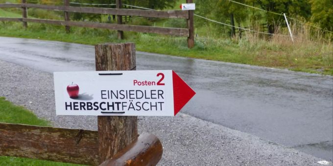 Wegweiser am Herbschtfäscht 2019. Sie werden dieses Jahr nicht aufgehängt. Herbschtfäscht