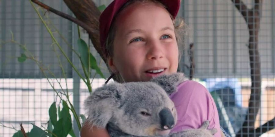 Izzy Bee hat ein Herz für Koalas. Foto: Netflix/dpa