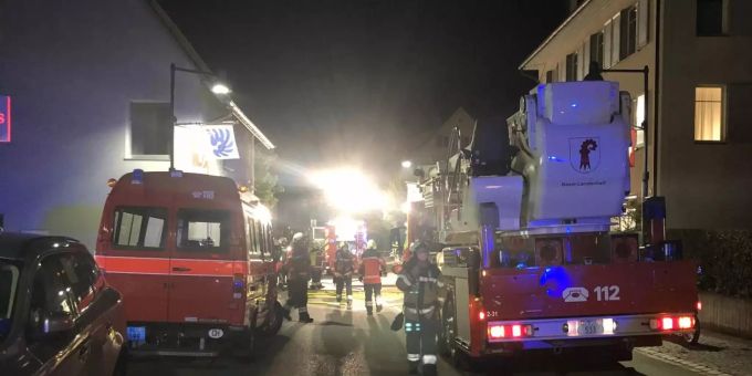 In Arlesheim BL ging am Montagabend ein Tubler in Flammen auf. Brand