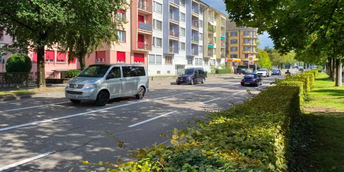 Nur noch zwei Spuren: Der Zürcher Stadtrat will die Bellerivestrasse ab April 2021 für sechs Monate verschmälern.
