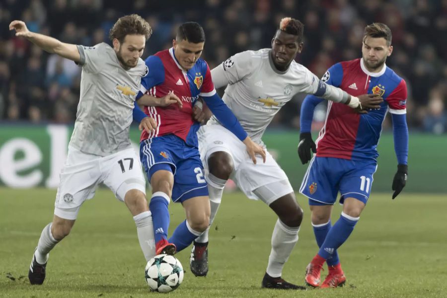 Vor seine Rückkehr zu Ajax Amsterdam war Daley Blind (l.) Stammspieler von Manchester United.