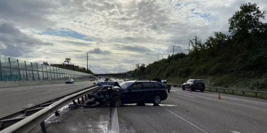 Der Unfall auf der A1 im Ostaargau führte zu Staus. Die Autobahn musste vorübergehend in beiden Richtungen gesperrt werden.