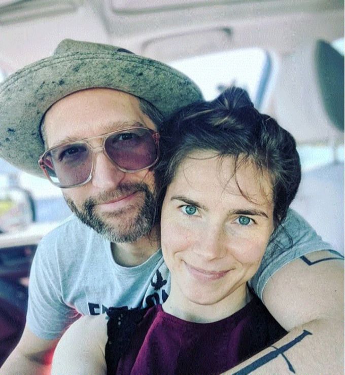 Hochzeit: Amanda Knox kaufte sich vor Spendenaufruf eine Villa