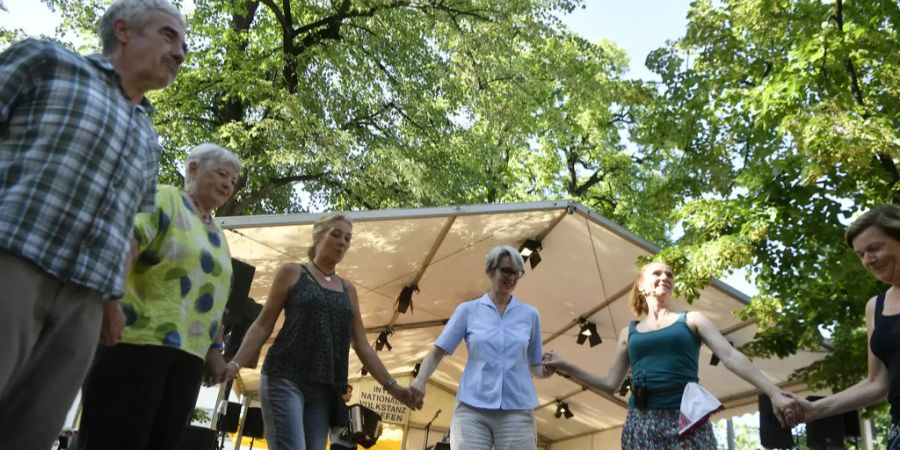 Tanzen auf dem Lindenhof am Züri Fäscht.