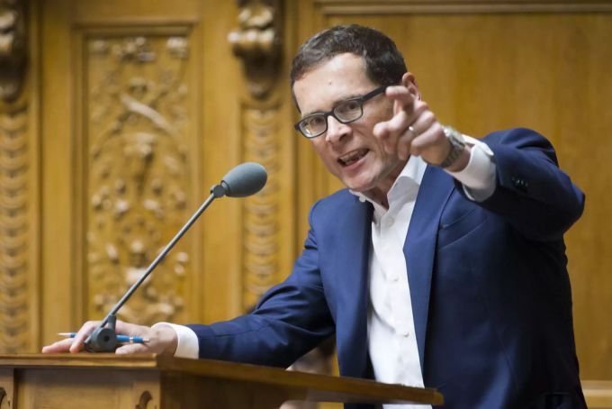 Roger Köppel (SVP) im Nationalrat. köppel zürcher ruedi noser