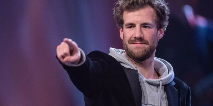 ARCHIV - 05.04.2019, Nordrhein-Westfalen, Marl: Luke Mockridge, Comedian, während der Verleihung der Grimme-Preise. (zu dpa «Missglückte Witze von Luke Mockridge waren Ideen von Kindern») Foto: Guido Kirchner/dpa +++ dpa-Bildfunk +++ Comedian Luke Mockridge