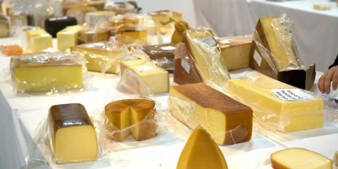 Gute Neuigkeiten für alle Käseliebhaber. Das beliebte Milchprodukt soll sich positiv auf unsere Lebensdauer auswirken. Käse