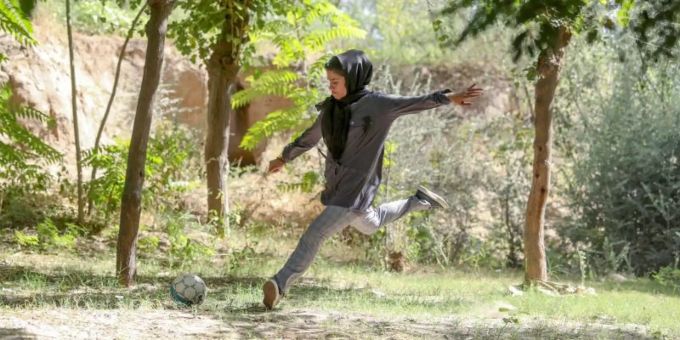 Madina Azizi ist in Afghanistan Vorbild für viele Mädchen und Frauen. Foto: Masoud Nawabi/ZDF/Arte Madina Azizi ist in Afghanistan Vorbild für viele Mädchen und Frauen. Foto: Masoud Nawabi/ZDF/Arte