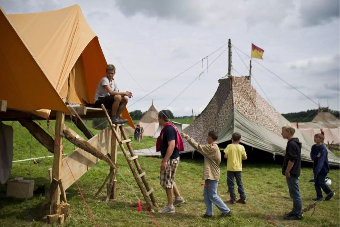Das Pfadi-Lager wird nicht zur Entlastung der Eltern aufgeschlagen. Ferien mit den Pfadi-Gspändli sind die Belohnung für jahrelange Mitgliedschaft. Lager Ferien Pfadi