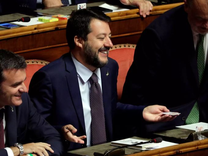 Lega-Chef Matteo Salvini lacht. Matteo Salvini Parlament