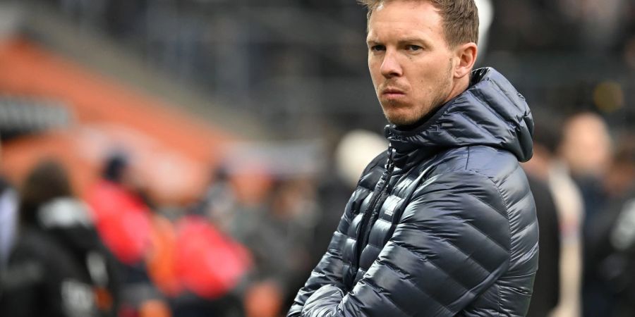 Bayerns Trainer Julian Nagelsmann an der Seitenlinie. Seine Verhandlungen mit Paris Saint-Germain sollen gescheitert sein.