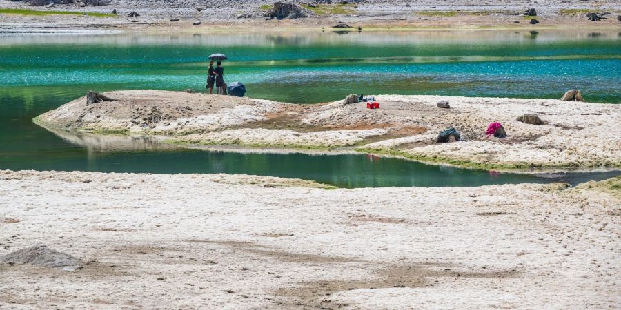 Trockenheit in Deutschland: Im bayrischen Sylvensteinstausee ist eine Insel durch den Wassermangel freigelegt.