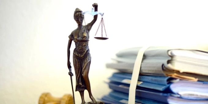 In Australien griff eine Anti-Pädophilie-Gruppe zu Selbstjustiz. (Symbolbild) Gericht