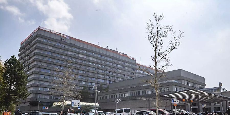 Der mit dem Coronavirus infizierte 80-jährige Waadtländer wird im Universitätsspital in Lausanne (CHUV) behandelt. (Archivbild)