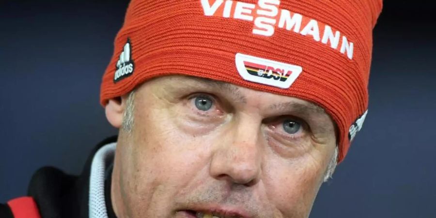 Bundestrainer Andreas Bauer spricht sich für eine schnelle Einführung der Vierschanzentournee für Frauen aus. Foto: Hendrik Schmidt/zb/dpa