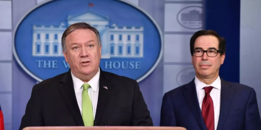 Pompeo (l.) und Mnuchin