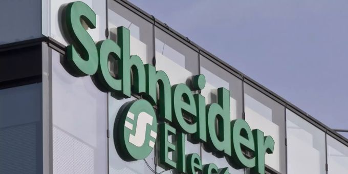 Schneider Electric hilft Air Liquide bei der Produktion von Beatmungsgeräten. Schneider Electric Air Liquide