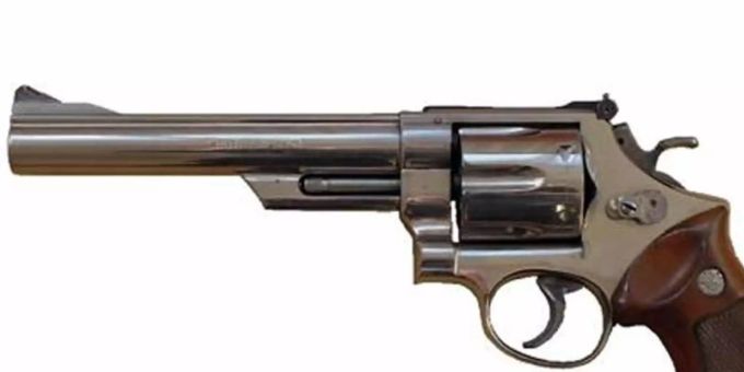 Eine Waffe vom Typ Smith&Wesson 44 Magnum (Polizeifoto). Foto: -/Metropolitan Police/dpa Waffe