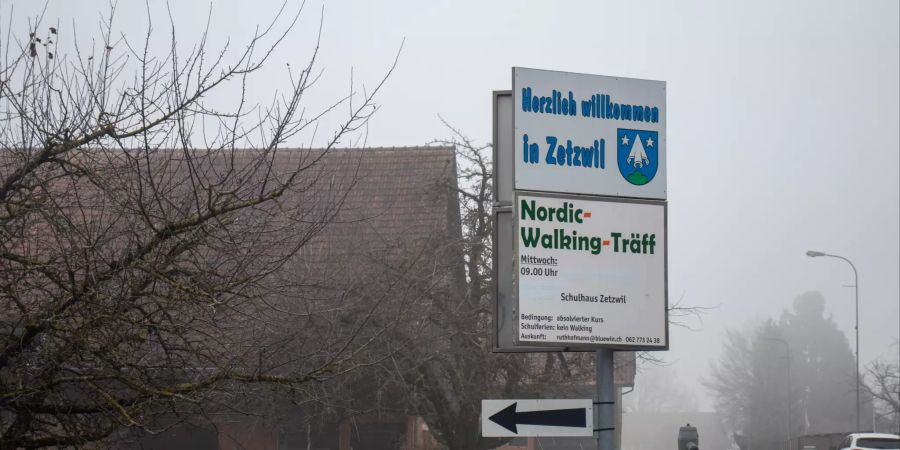 Schild in Zetzwil.