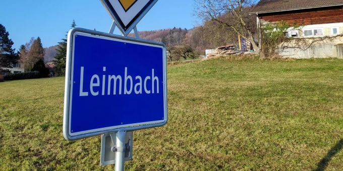 Ortsschild der Gemeinde Leimbach (AG). Ortsschild der Gemeinde Leimbach (AG).