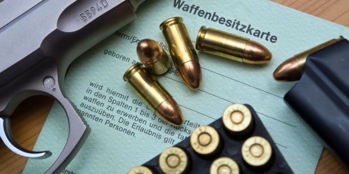 Rechtsextremismus - Hunderte «Reichsbürger» mit Waffenerlaubnis
