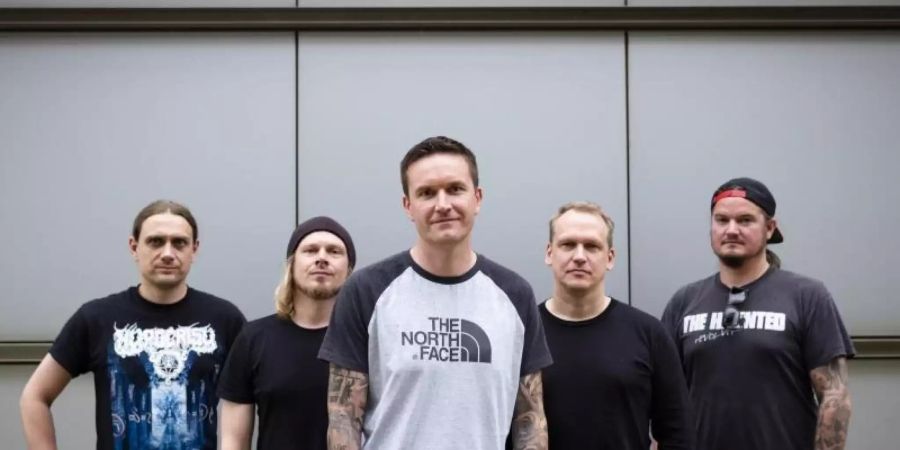 Maik Weichert, Alexander Dietz, Marcus Bischoff, Christian Bass und Eric Bischoff von der Metalcore-Band Heaven Shall Burn. Foto: Alexander Prautzsch/dpa-Zentralbild/dpa