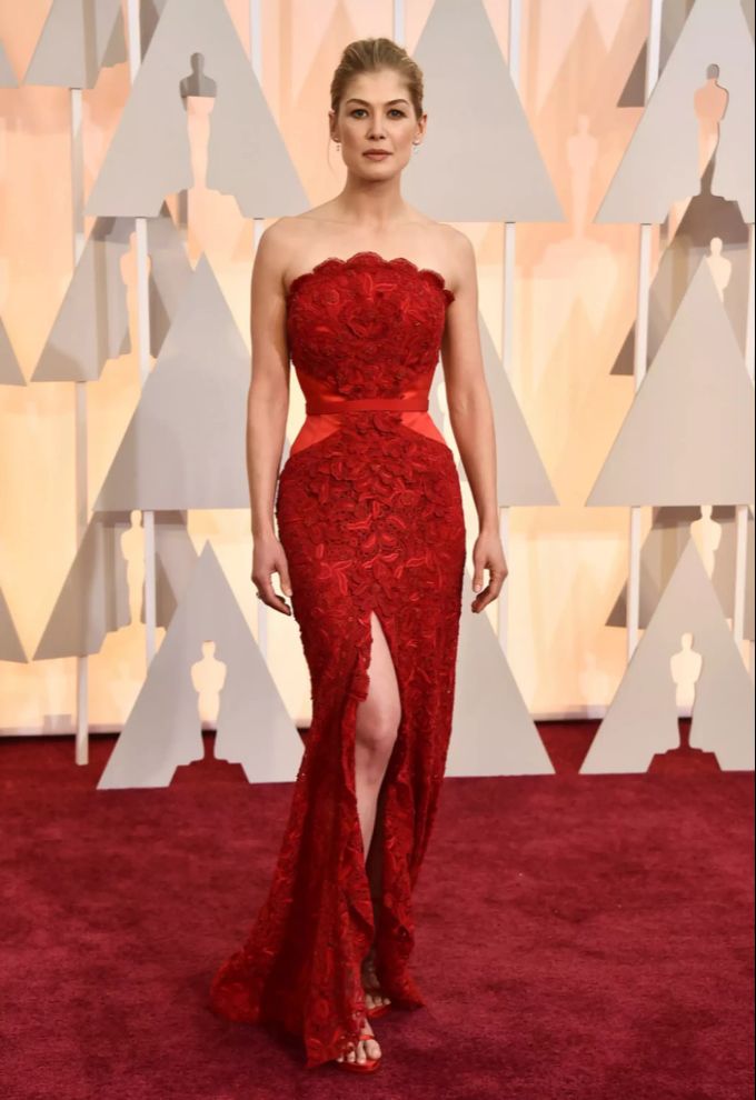 Rosamund Pike ist privat und beruflich sehr glücklich. rosamund pike