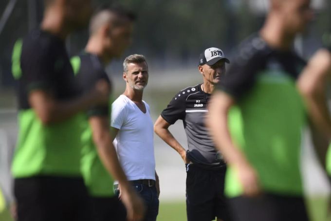 Alain Sutter und Peter Zeidler, der Trainer des FC St.Gallen. Sutter FC St.Gallen
