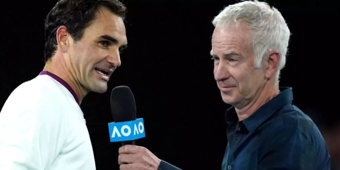 John McEnroe interviewt Roger Federer an den Australien Open 2020. Roger Federer