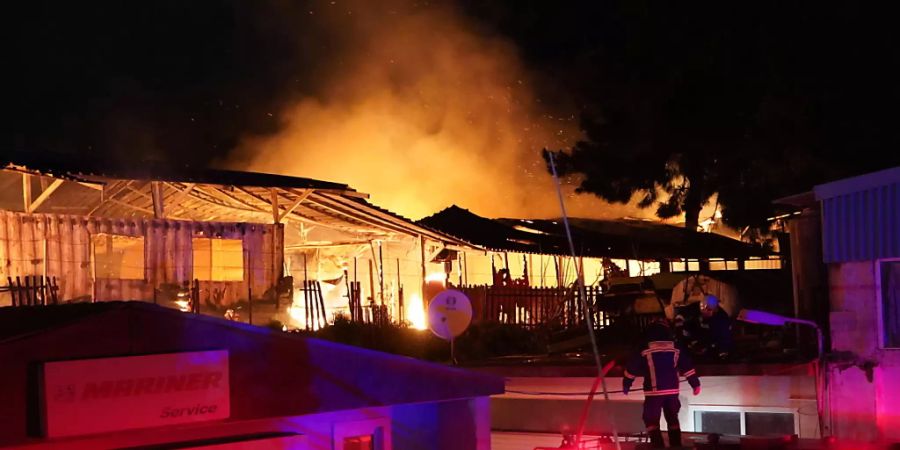 Das Gemeinschaftszentrum «One Happy Family» war durch das Feuer am 7. März zerstört worden. (Archivbild)