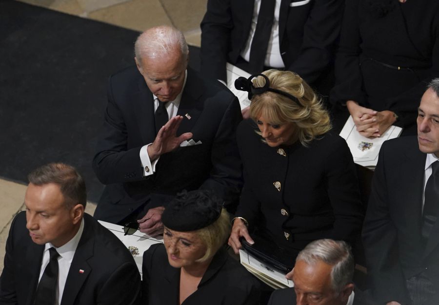 Joe und Jill Biden sassen neben Bundespräsident Ignazio Cassis.