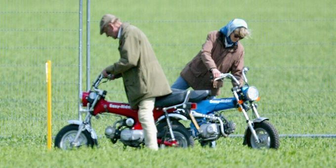 Prinz Philip (✝99) und Penny Knatchbull (69) pflegten eine jahrelange Freundschaft. Philip Penny Queen Elizabeth