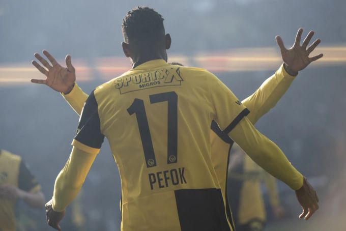 Bei YB jubelte Siebatcheu noch mit dem Namen «Pefok» auf dem Trikot. YB Bundesliga