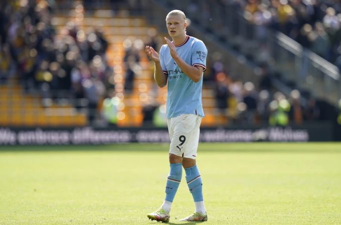 Erling Haaland trifft bei Manchester City am Laufmeter. Erling Haaland